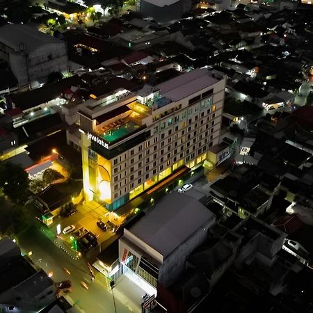 Java Lotus Hotel Джембер Экстерьер фото
