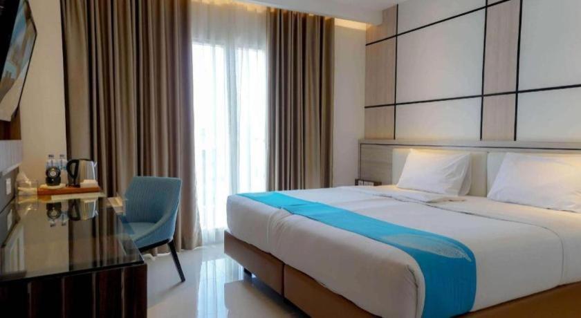 Java Lotus Hotel Джембер Экстерьер фото