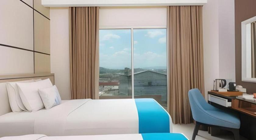 Java Lotus Hotel Джембер Экстерьер фото