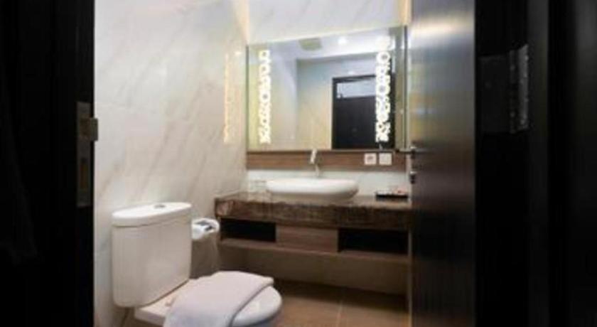 Java Lotus Hotel Джембер Экстерьер фото