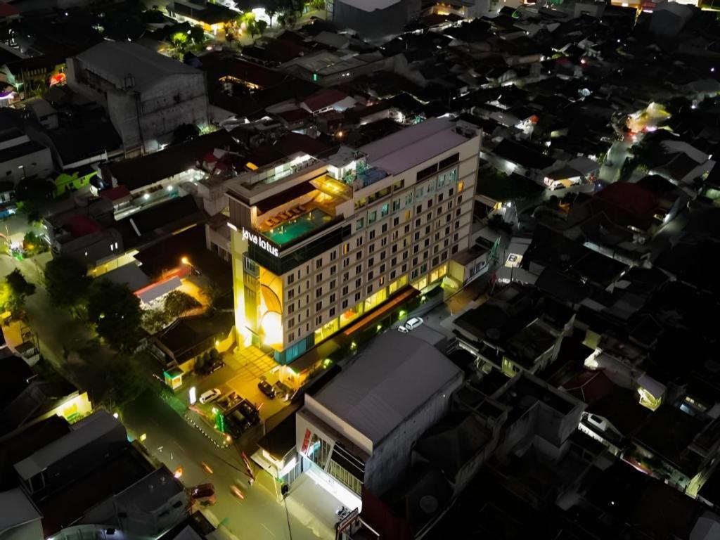 Java Lotus Hotel Джембер Экстерьер фото