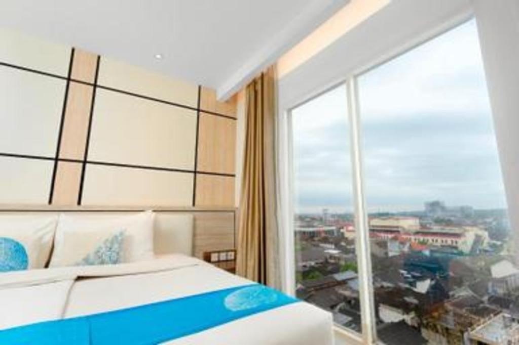 Java Lotus Hotel Джембер Экстерьер фото